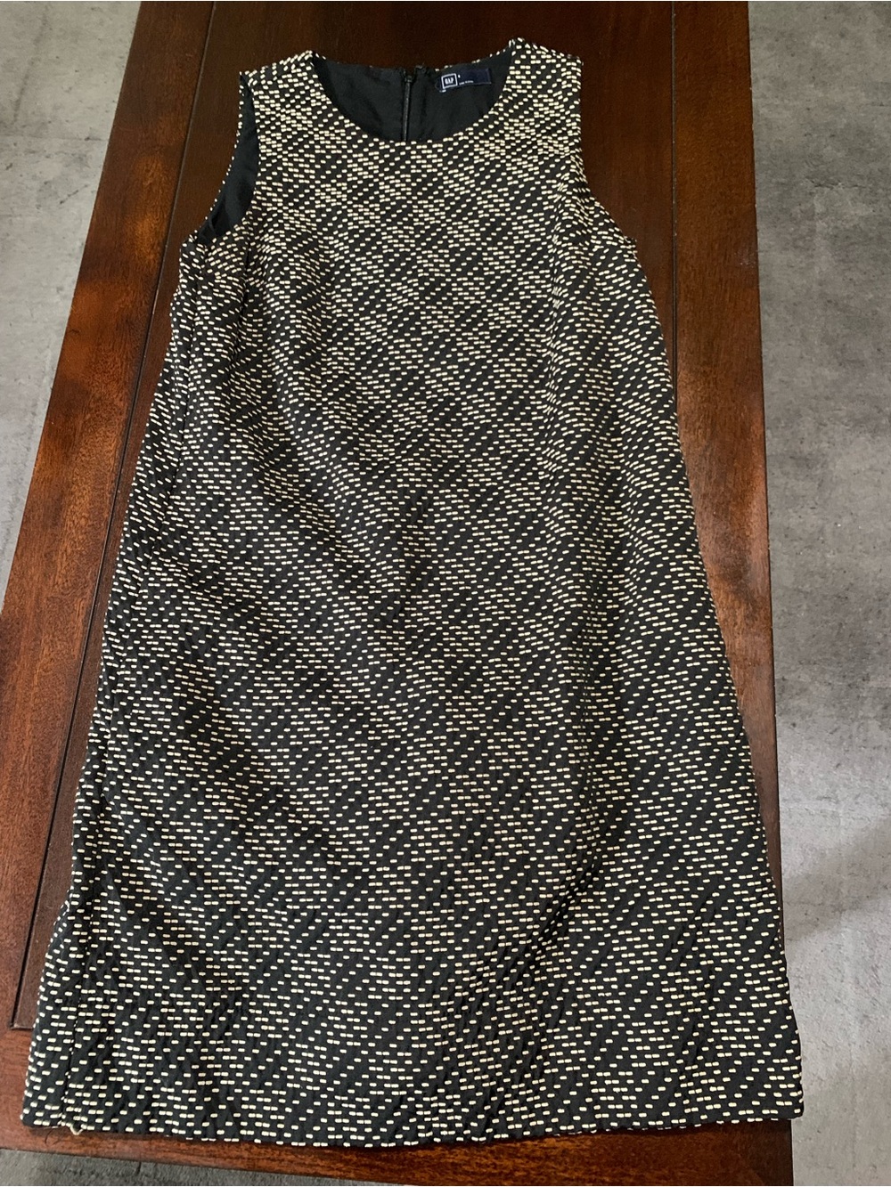 GAP Black and Cream Sleeveless Textured Shift Midi Dress